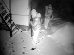 Полиция разыскивает преступников в балаклавах (фото, видео)