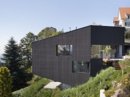 Брутальный минимализм: консольный дом, нависший над обрывом