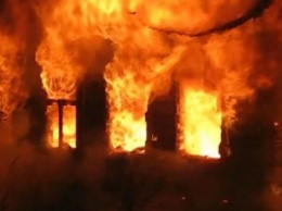 Кременчугские пожарные спасли жилой дом от уничтожения огнем