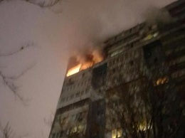 В Днепре из-за сильного пожара эвакуировали 16-этажный дом