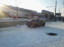 Северодонецкие водители паркуются прямо на тротуарах (фото-факт)