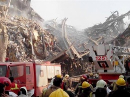 В Тегеране случилось ужасное происшествие: загорелось и обрушилось самое старое здание. 30 погибших. ФОТО
