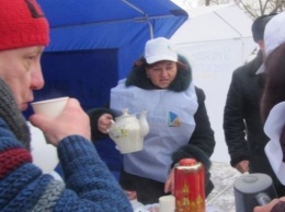 Жители Павлограда отпраздновали Крещение с чаем