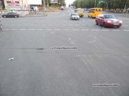 ДТП в Киеве: на Чернобыльской Mercedes E200 травмировал 15-летнего велосипедиста. ФОТО