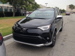 В Сети появились фото серийной обновленной Toyota RAV4