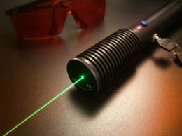 Япония разожгла самый мощный в мире лазер