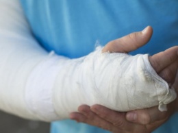 Письмо в редакцию: «Ребенок со сломанной рукой 25 минут кричал от боли в ожидании скорой помощи»