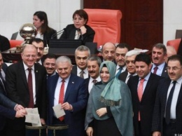 Турецкий парламент одобрил переход к президентской республике