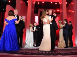 Бал в честь Трампа: топ-5 фантастических платьев вечера