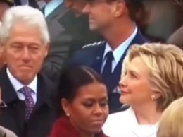«Сверлящая» мужа взглядом Хиллари Клинтон стала популярна в соцсетях
