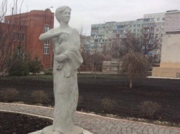 Криворожский скульптор подарил памятник Мариуполю (ФОТО+ВИДЕО)