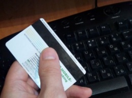 Мошенники наживаются на доверчивых луганчанах, которые дают по телефонам данные карточек "Ощадбанка"
