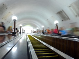 В Москве в метро мужчина на эскалаторе лишился пальцев