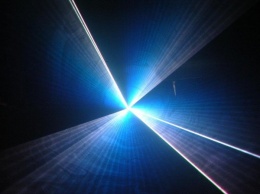 Ученым удалось разработать эффективный белый лазер