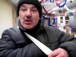 Ветеран АТО избил потребовавшего говорить по-украински блогера (видео)