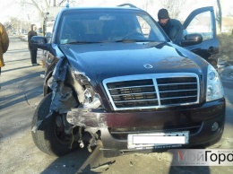 В Николаеве пьяный водитель на внедорожнике протаранил авто патрульных