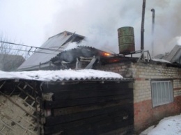 Кременчугский пенсионер получил ожоги, пытаясь спасти свое добро от пожара (ФОТО)
