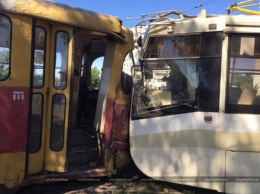 В Харькове из-за столкновения трамваев пострадали 15 горожан