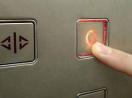 Киевляне не скоро смогут безопасно ездить в лифтах