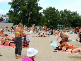Жителям Киева советуют не купаться в озерах после дождя