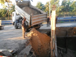 «Киевводоканал»: ремонт аварийного коллектора на Борщаговской затянется до сентября