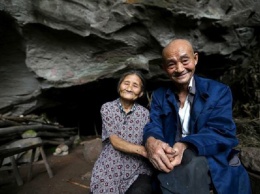 Эта пожилая пара прожила в пещере 54 года. И они не собираются покидать ее!