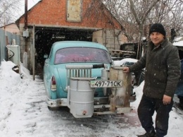 Вместо бензина: украинец перевел свой автомобиль на дрова