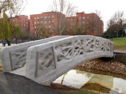 В Испании заработал первый распечатанный на 3D-принтере мост