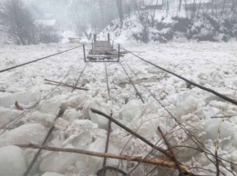 Критическая ситуация с ледоходом в Закарпатье прошла, вода в реках спадает, - ОГА