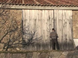 Коровник вместо готового дома для отдыха: что скрывается за неказистой дверью старой постройки