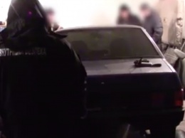 В Запорожье угнанный полицейский автомобиль нашли на разборке (Видео)