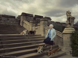 Королева Елизавета II отмечает "сапфировый юбилей" - 65 лет пребывания на троне