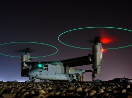 Уникальный групповой полет десяти конвертопланов V-22 Osprey, - видео