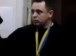 В Запорожье судья напал на ответчика и упек в СИЗО за хулиганство