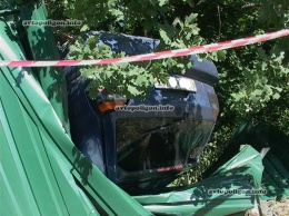 ДТП под Киевом: Volkswagen Golf перевернулся и протаранил забор санатория. ФОТО+видео