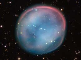 В созвездии Гидры астрономам удалось сфотографировать «призрака»