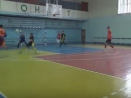 Видео невероятного гола украинца в футзале