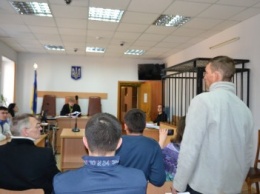 Суд над активистом криворожского "Автомайдана" перенесли (ФОТО)
