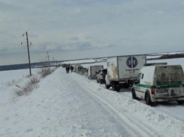 Под Изюмом в " снежный плен" попали около 50 машин и рейсовый автобус