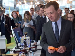 IPhone Медведева едва не разобрали на запчасти в «Сколково»