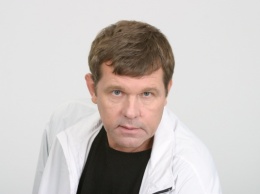 Шансонье Александру Новикову сломали руку во время драки