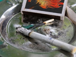 Трудный возраст: подросток ушел из дома из-за запрета курить