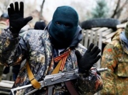 В Луганске бандиты в камуфляже избили супружескую пару в их собственном доме
