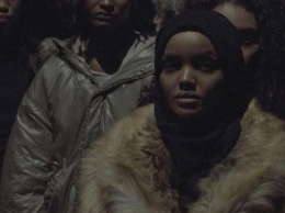 Канье Уэст вывел на подиум Нью-Йорка модель в хиджабе 