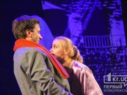 Григорий Антипенко и Татьяна Арнтгольц в спектакле «Двое на качелях» в Кривом Роге