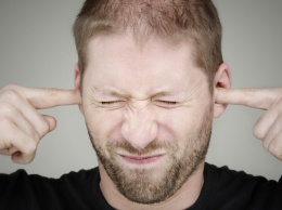 Ученые рассказали, почему люди теряют слух