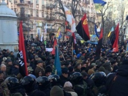 "Блокадное шествие" сломало забор на Институтской