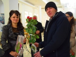 «Творчество любит свободу»: в Черноморске открылась выставка картин Натальи Соболевской