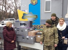Депутатский десант на Донбассе: привезли подарки военным и совершили инспекцию