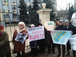 Жители парка «Юность» протестовали под Приморским судом Одессы (фото)